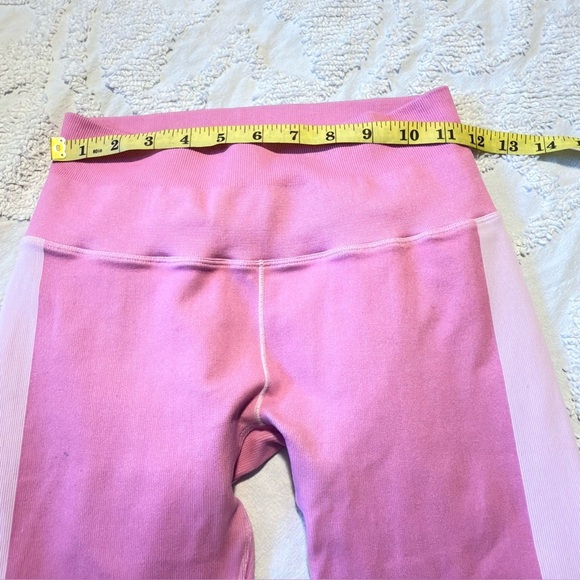 Peloton Pink Workout Ensemble - Picture 5 of 8